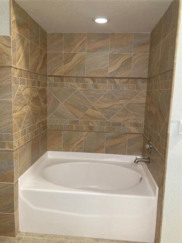 1819 HAMMOCKS AVENUE 1819, Lutz, FL 33549