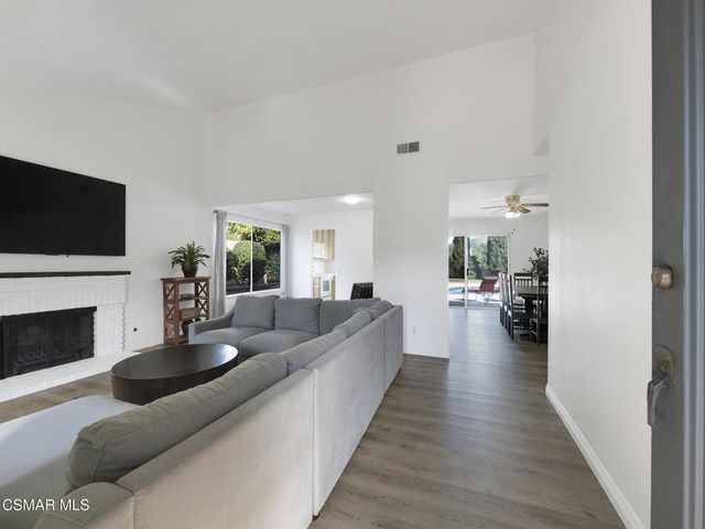 2202 Aspenpark Court, Thousand Oaks, CA 91362