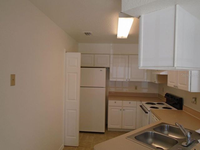 2550 N ALAFAYA TRAIL 12201, Orlando, FL 32826