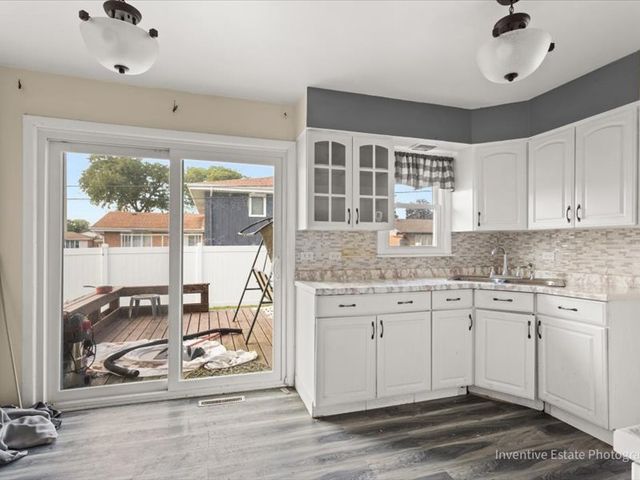 1320 E 169th Street, South Holland, IL 60473