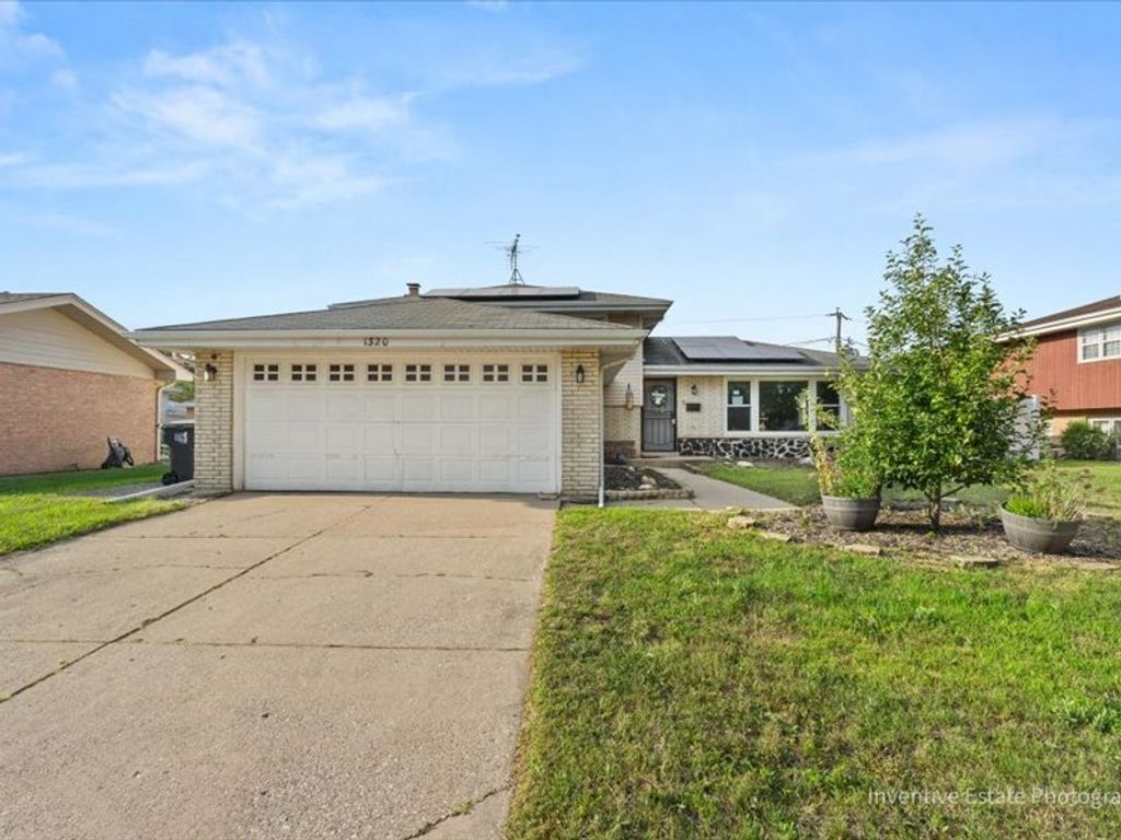 1320 E 169th Street, South Holland, IL 60473