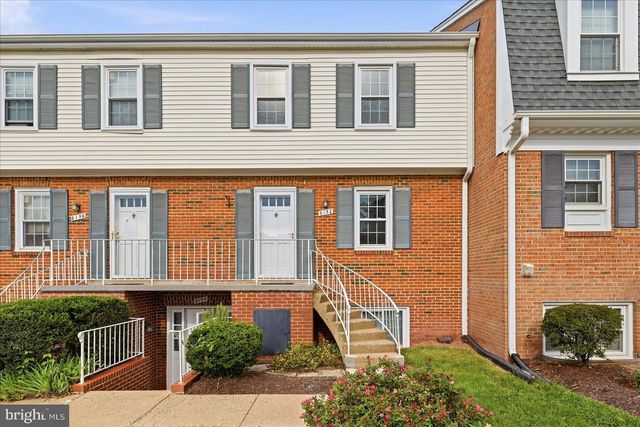 6152 STRASBURG DR, Centreville, VA 20121