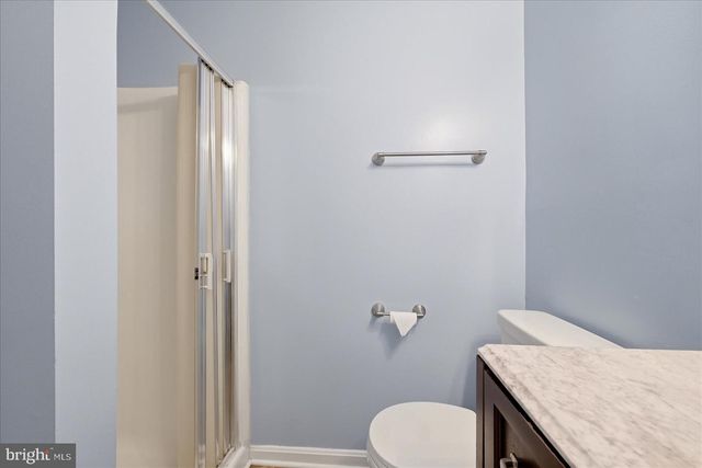 6152 STRASBURG DR, Centreville, VA 20121