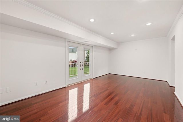 6152 STRASBURG DR, Centreville, VA 20121