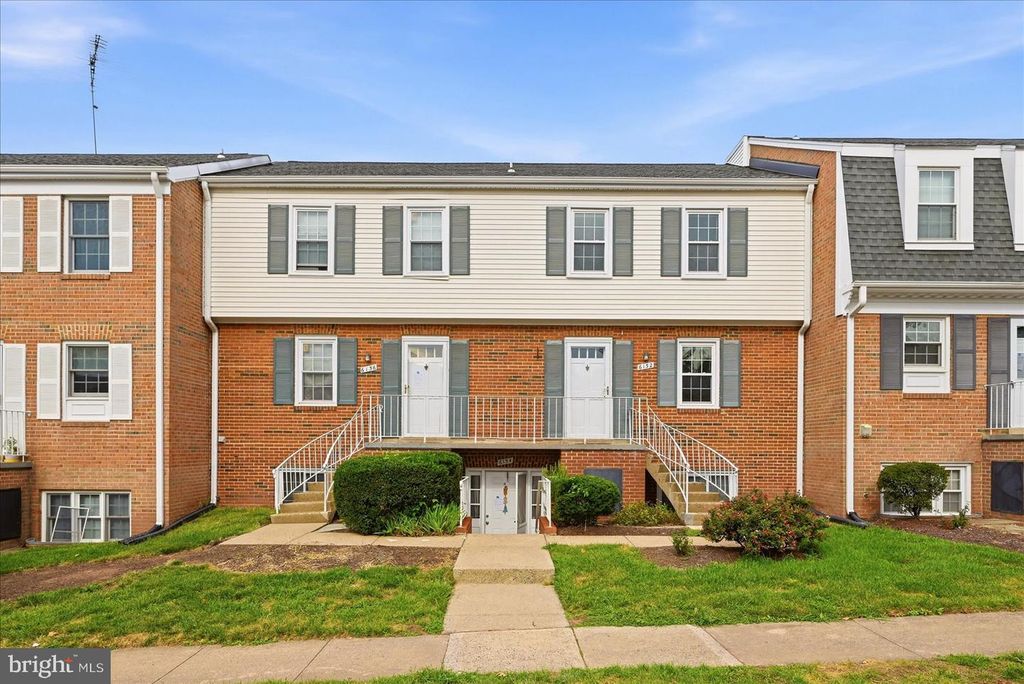 6152 STRASBURG DR, Centreville, VA 20121
