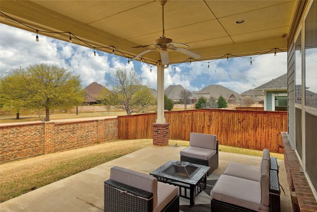 821 Crimson Road, Lantana, TX 76226