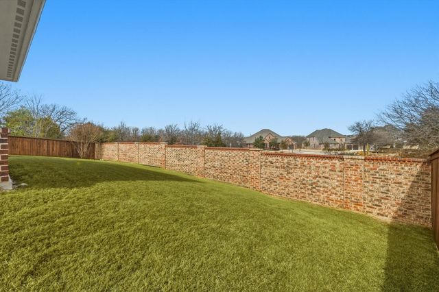 821 Crimson Road, Lantana, TX 76226