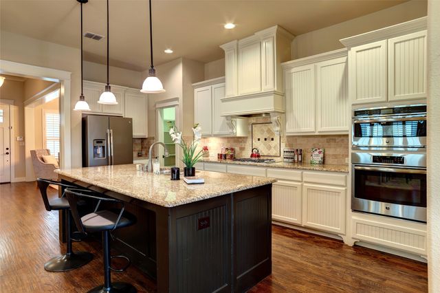 821 Crimson Road, Lantana, TX 76226