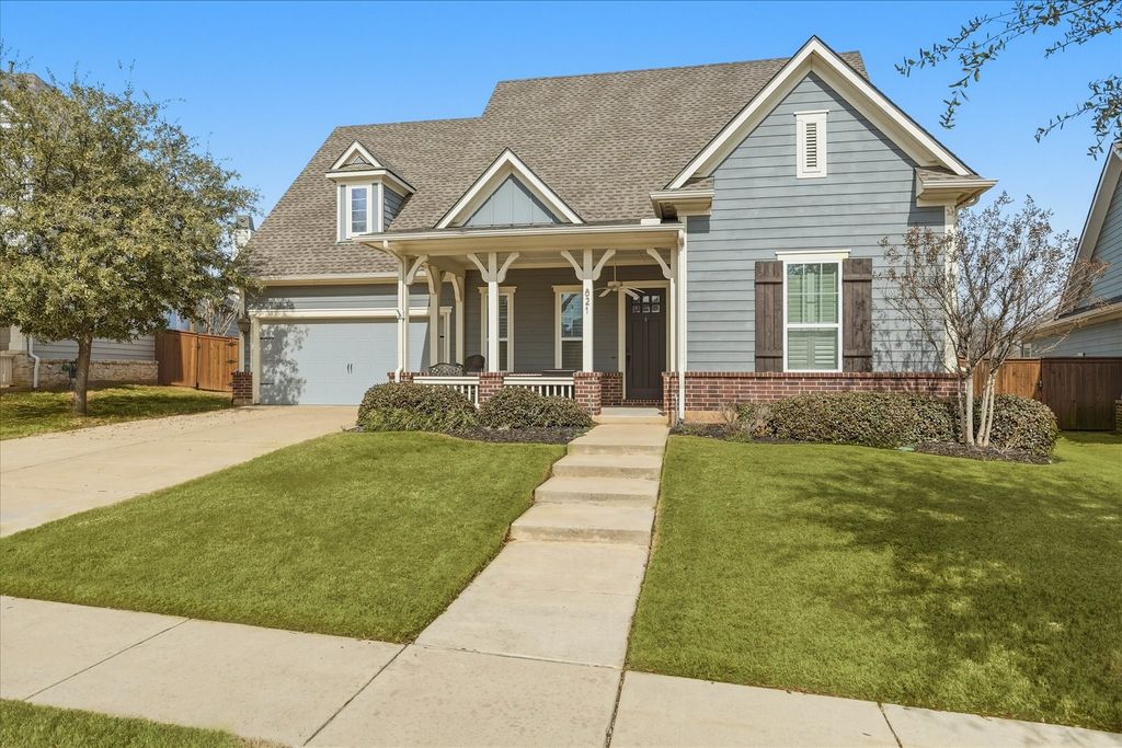 821 Crimson Road, Lantana, TX 76226