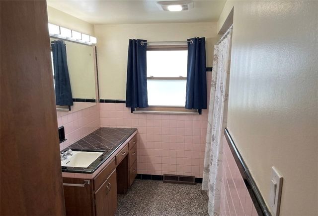 1139 Spruce St, City Of Greensburg, PA 15601