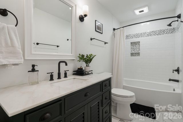 4 Lynnette Drive, Fairview, NC 28730