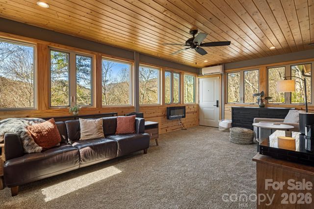 4 Lynnette Drive, Fairview, NC 28730