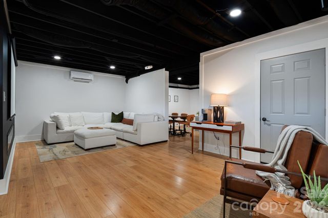 4 Lynnette Drive, Fairview, NC 28730