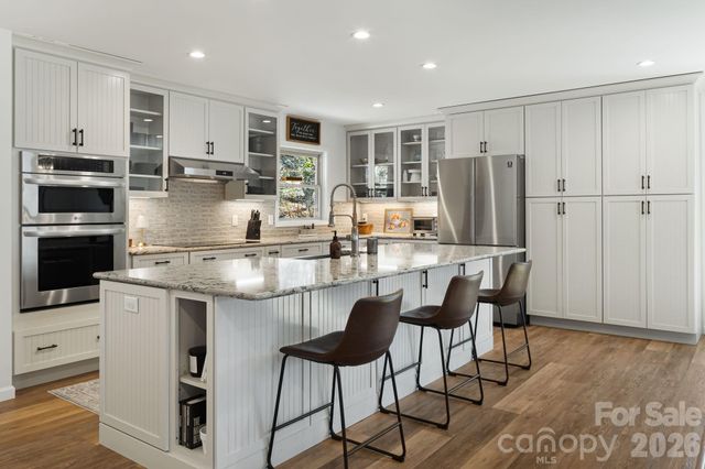 4 Lynnette Drive, Fairview, NC 28730