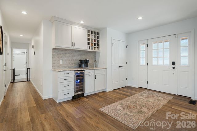 4 Lynnette Drive, Fairview, NC 28730