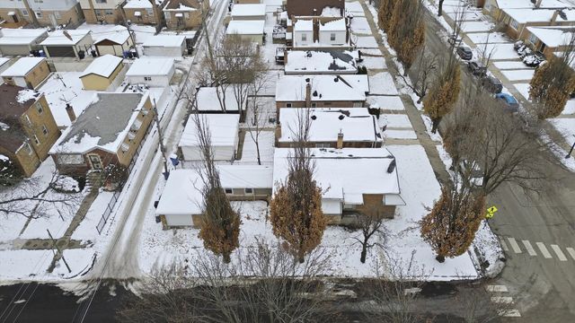 2658 W 83rd Street, Chicago, IL 60652