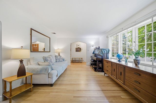 8 Brown Road, Lexington, MA 02420