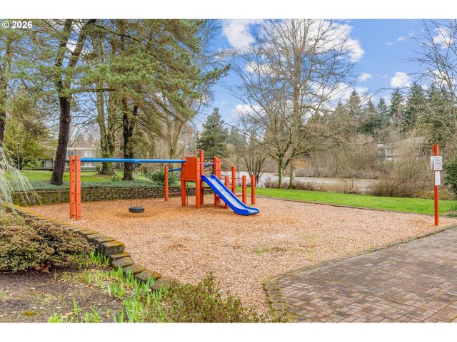 1865 Nw ROLLING HILL Dr, Beaverton, OR 97006