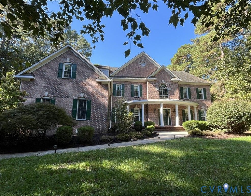 5900 Country Walk Rd, Midlothian, VA 23112