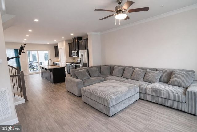 2814 LEWIS AVE, Suitland, MD 20746