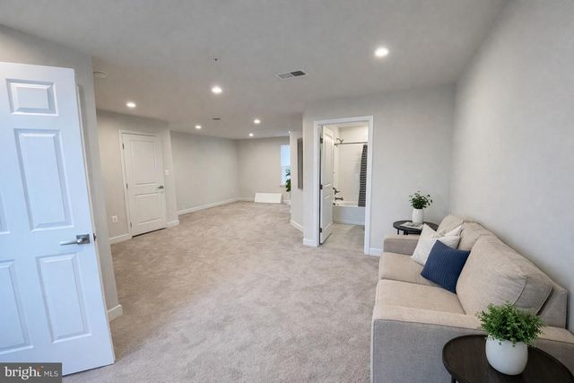2814 LEWIS AVE, Suitland, MD 20746