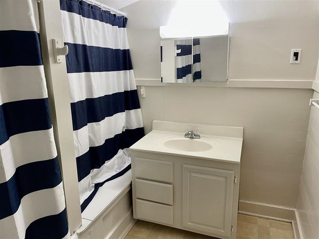 1160 W Laketon Avenue, Muskegon, MI 49441