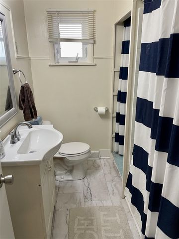 1160 W Laketon Avenue, Muskegon, MI 49441