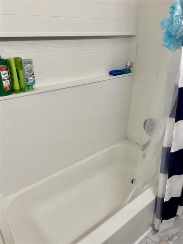 1160 W Laketon Avenue, Muskegon, MI 49441