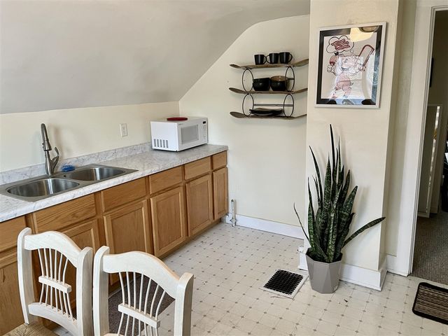 1160 W Laketon Avenue, Muskegon, MI 49441