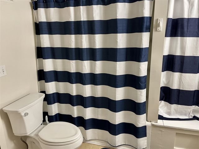 1160 W Laketon Avenue, Muskegon, MI 49441