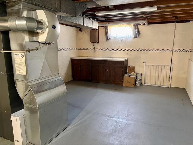 1160 W Laketon Avenue, Muskegon, MI 49441