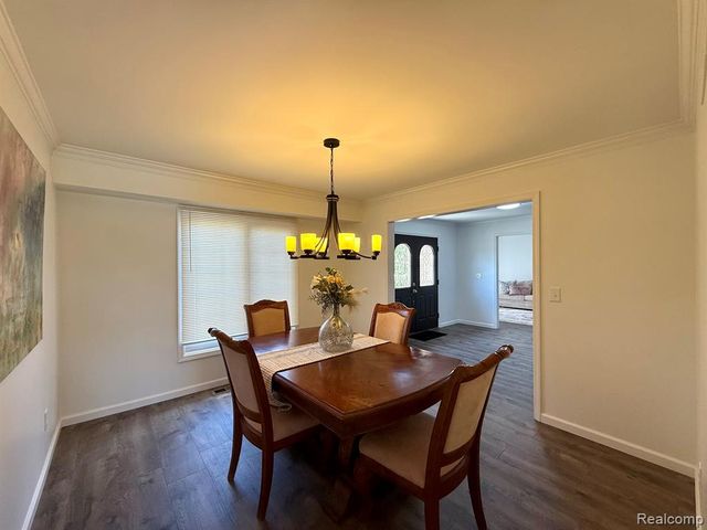 34650 Fairfax Drive, Livonia, MI 48152