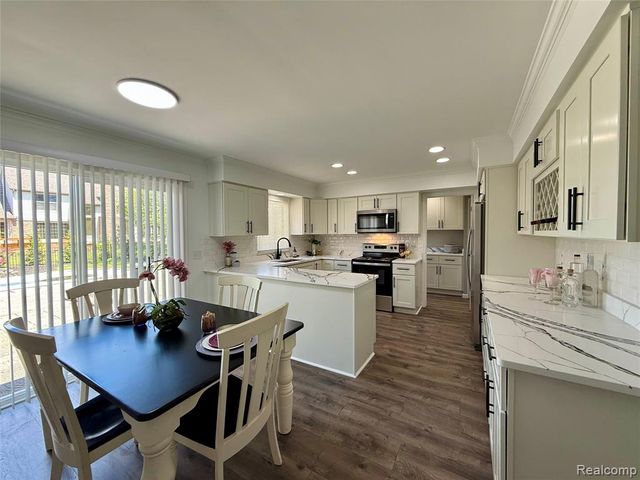 34650 Fairfax Drive, Livonia, MI 48152