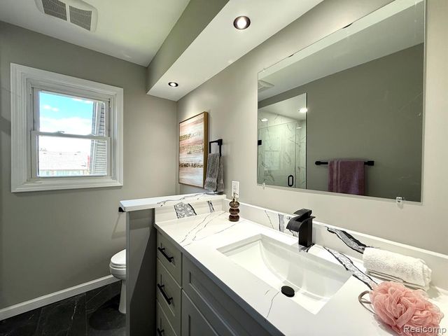 34650 Fairfax Drive, Livonia, MI 48152