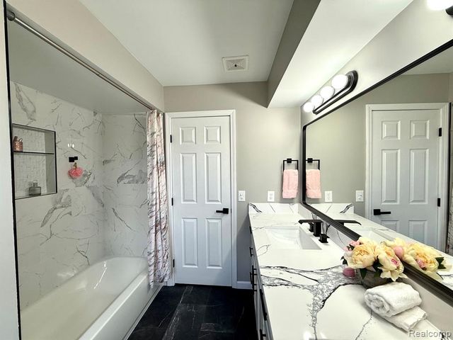 34650 Fairfax Drive, Livonia, MI 48152
