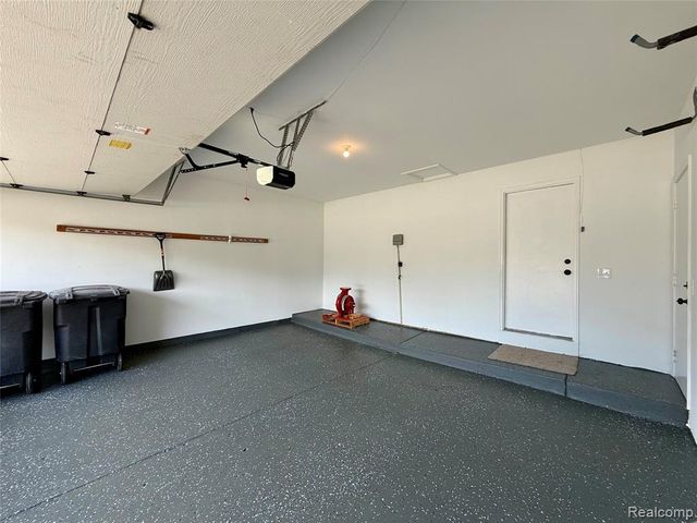 34650 Fairfax Drive, Livonia, MI 48152