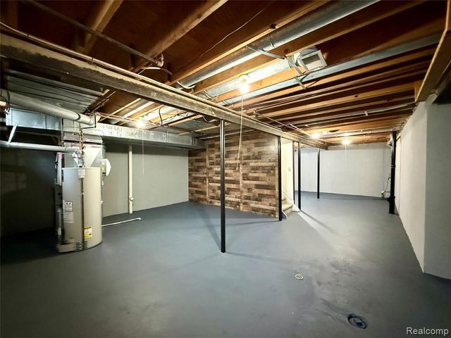 34650 Fairfax Drive, Livonia, MI 48152