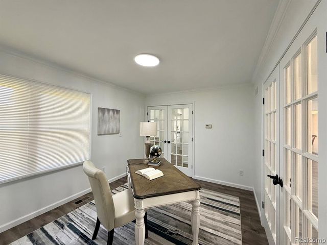 34650 Fairfax Drive, Livonia, MI 48152