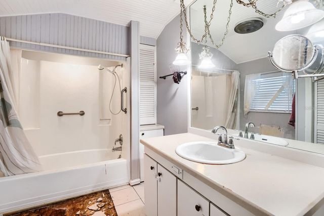 2523 10TH AVENUE W, Bradenton, FL 34205