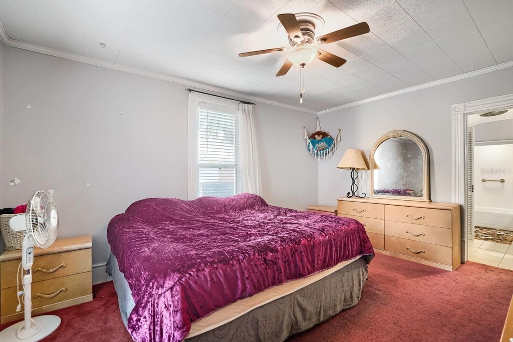 Image 16 of property listing at 2523 10TH AVENUE W, Bradenton, FL 34205