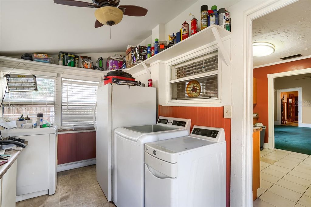 Image 25 of property listing at 2523 10TH AVENUE W, Bradenton, FL 34205