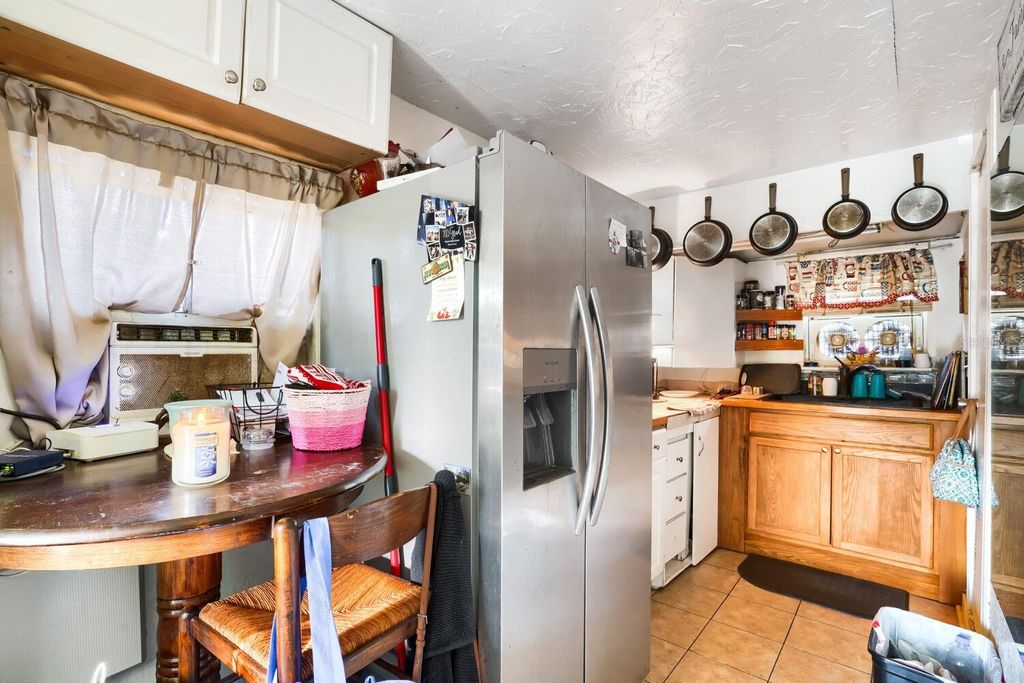 Image 29 of property listing at 2523 10TH AVENUE W, Bradenton, FL 34205