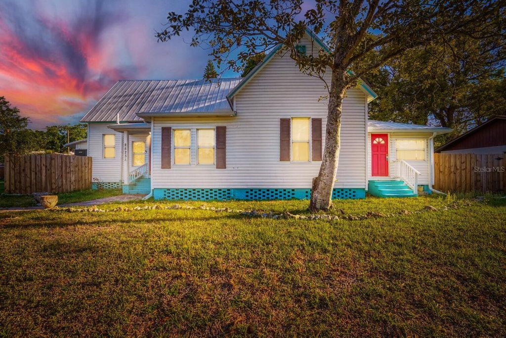 Image 34 of property listing at 2523 10TH AVENUE W, Bradenton, FL 34205