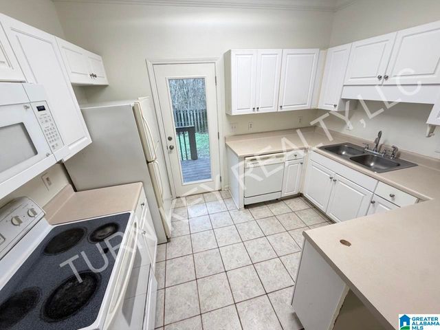 5068 FALLING CREEK LANE, Birmingham, AL 35235