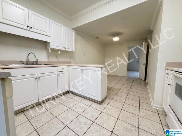 5068 FALLING CREEK LANE, Birmingham, AL 35235