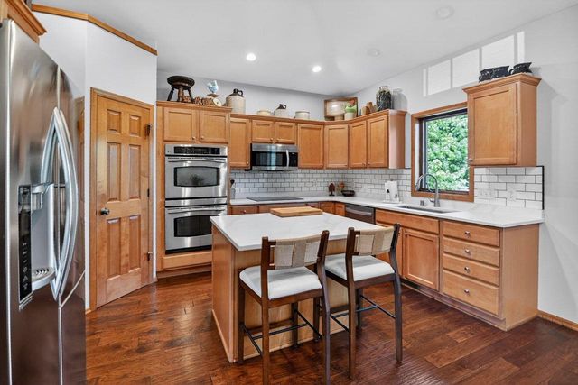 5215 Preservation Place, Sun Prairie, WI 53590