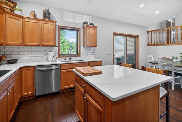5215 Preservation Place, Sun Prairie, WI 53590