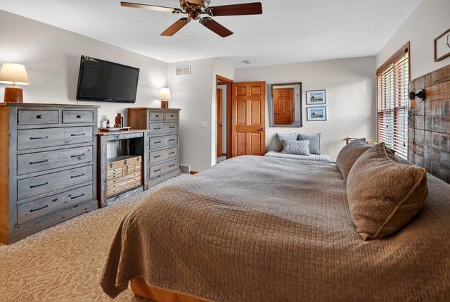 5215 Preservation Place, Sun Prairie, WI 53590