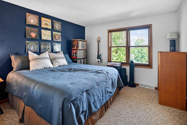 5215 Preservation Place, Sun Prairie, WI 53590