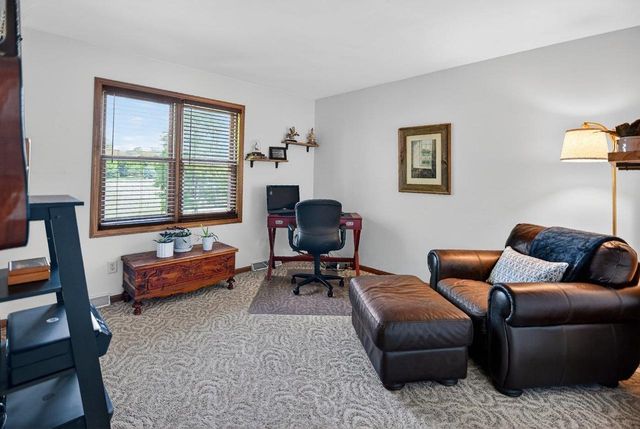 5215 Preservation Place, Sun Prairie, WI 53590